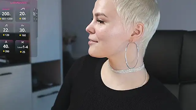 Snapshot of LikaBerry1 chatting on 02.16.25 LikaBerry1 online show from 02.16.25