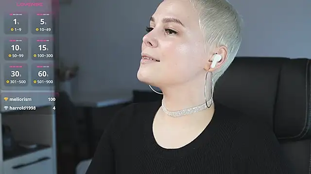 Snapshot of LikaBerry1 chatting on 02.16.25 LikaBerry1 online show from 02.16.25