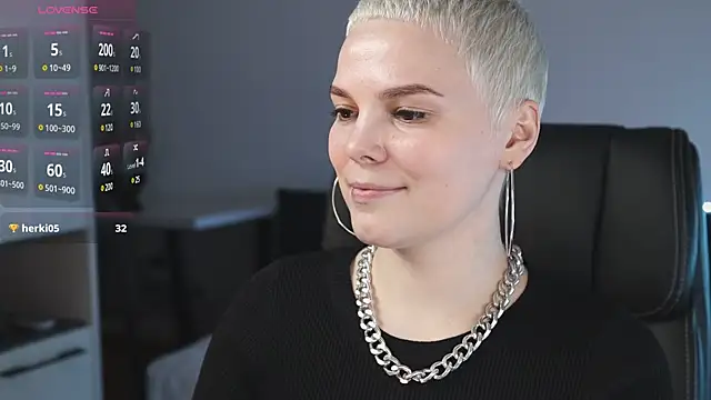 Snapshot of LikaBerry1 chatting on 02.17.25 LikaBerry1 online show from 02.17.25