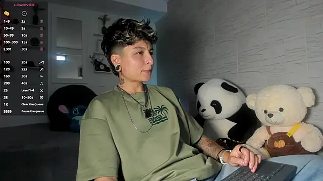 ZuryRamirez  online show from 09.14.25