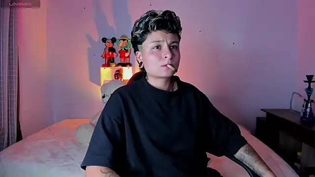 Snapshot of ZuryRamirez_ chatting on 05.21.26 ZuryRamirez online show from 05.21.26