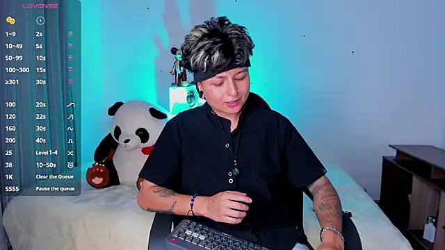 Snapshot of ZuryRamirez_ chatting on 05.24.26 ZuryRamirez online show from 05.24.26