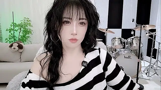 Vaness-a online show from 10.18.25