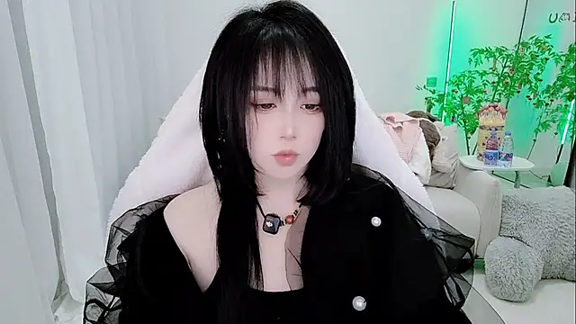 Snapshot of Vaness-a chatting on 02.13.26 Vaness-a online show from 02.13.26