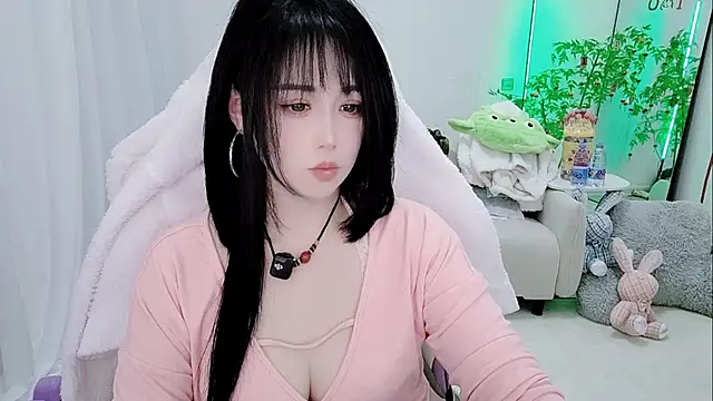 Snapshot of Vaness-a chatting on 02.25.26 Vaness-a online show from 02.25.26