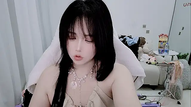 Snapshot of Vaness-a chatting on 03.28.26 Vaness-a online show from 03.28.26