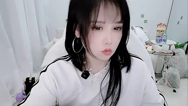 Snapshot of Vaness-a chatting on 04.01.26 Vaness-a online show from 04.01.26