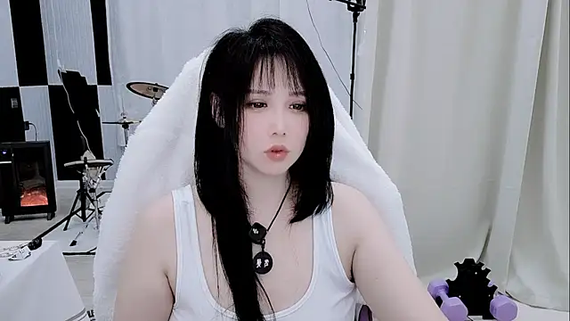 Snapshot of Vaness-a chatting on 04.12.26 Vaness-a online show from 04.12.26