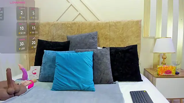 ashley  foxx  online show from 11.21.25