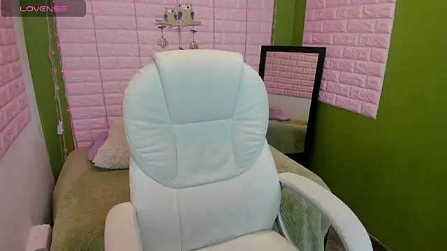 Snapshot of Bonnieshyy chatting on 01.11.25 Bonnieshyy online show from 01.11.25