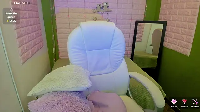 Snapshot of Bonnieshyy chatting on 01.17.25 Bonnieshyy online show from 01.17.25