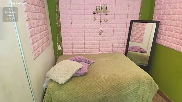 Snapshot of Bonnieshyy chatting on 01.21.25 Bonnieshyy online show from 01.21.25