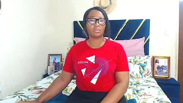 Snapshot of veronica1xxx chatting on 09.30.25 veronica1xxx online show from 09.30.25