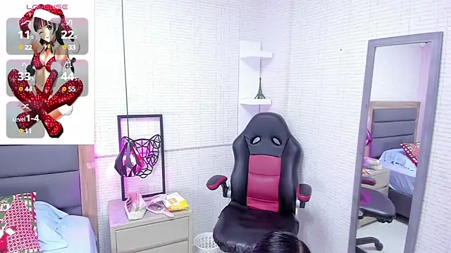 Snapshot of MARAYLOUS chatting on 12.19.24 MARAYLOUS online show from 12.19.24