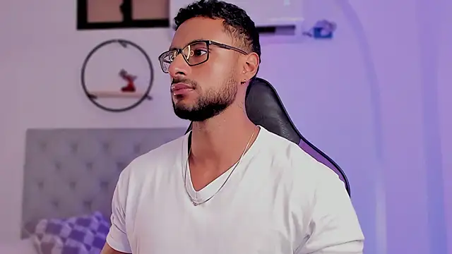 LiamGarcia1 online show from 02.04.25