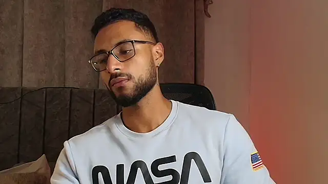 LiamGarcia1 online show from 02.13.25