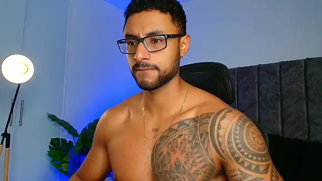 LiamGarcia1 online show from 10.19.25