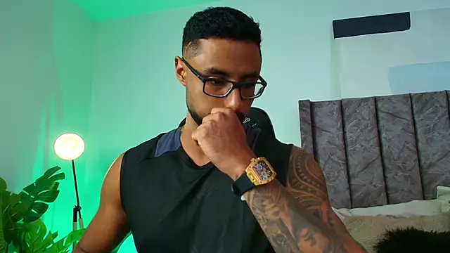 LiamGarcia1 online show from 12.05.25