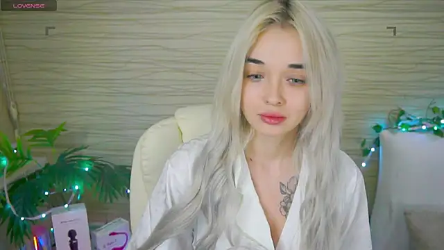 Snapshot of Ashley_S chatting on 02.10.25 Ashley S online show from 02.10.25