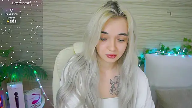 Snapshot of Ashley_S chatting on 02.12.25 Ashley S online show from 02.12.25