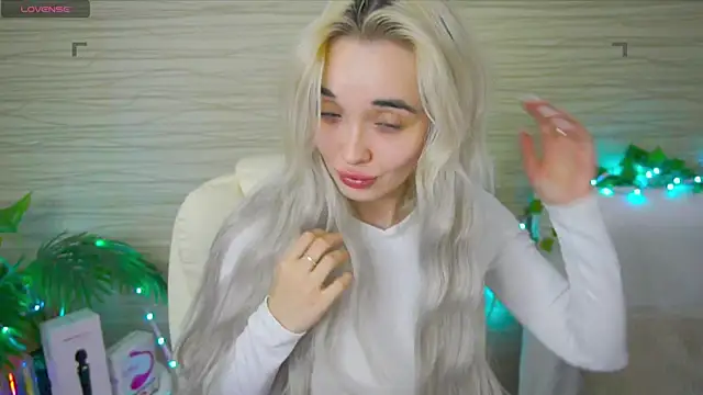 Snapshot of Ashley_S chatting on 02.22.25 Ashley S online show from 02.22.25