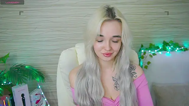 Snapshot of Ashley_S chatting on 02.24.25 Ashley S online show from 02.24.25