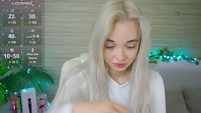 Snapshot of Ashley_S chatting on 03.19.25 Ashley S online show from 03.19.25