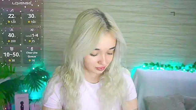 Snapshot of Ashley_S chatting on 09.09.25 Ashley S online show from 09.09.25