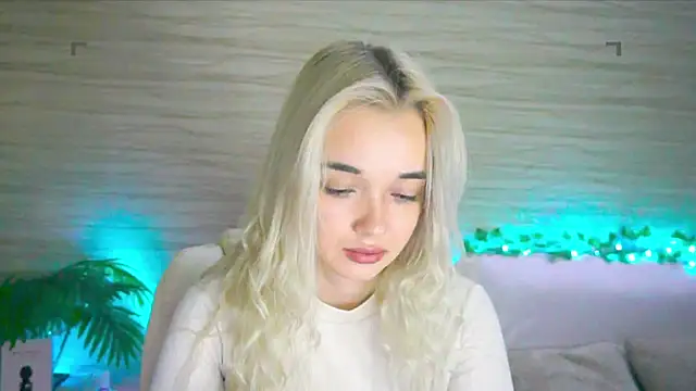 Snapshot of Ashley_S chatting on 09.15.25 Ashley S online show from 09.15.25