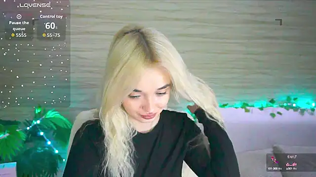 Snapshot of Ashley_S chatting on 10.16.25 Ashley S online show from 10.16.25