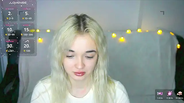 Snapshot of Ashley_S chatting on 11.17.25 Ashley S online show from 11.17.25