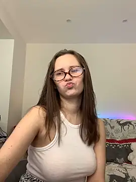 HotCaramellsTV online show from 12.05.24