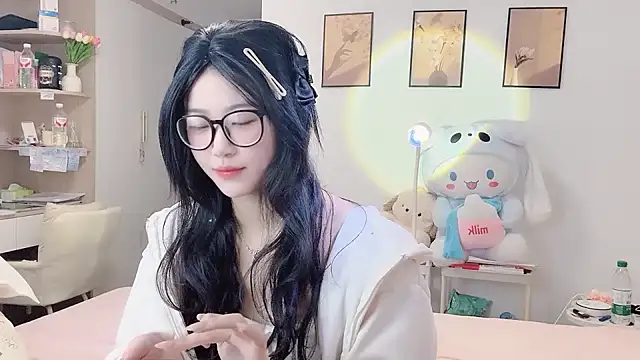 Luminous163 online show from 10.28.25