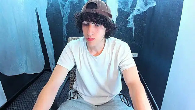 Snapshot of Kerverr_ chatting on 10.27.25 Kerverr online show from 10.27.25