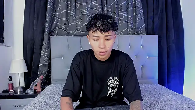 Snapshot of nova_sex01 chatting on 01.28.25 nova sex01 online show from 01.28.25