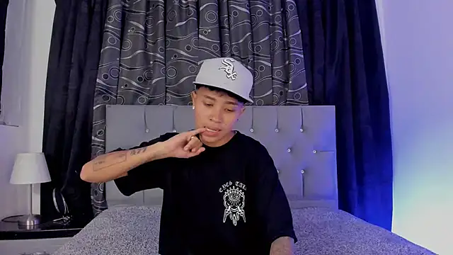 Snapshot of nova_sex01 chatting on 02.19.25 nova sex01 online show from 02.19.25