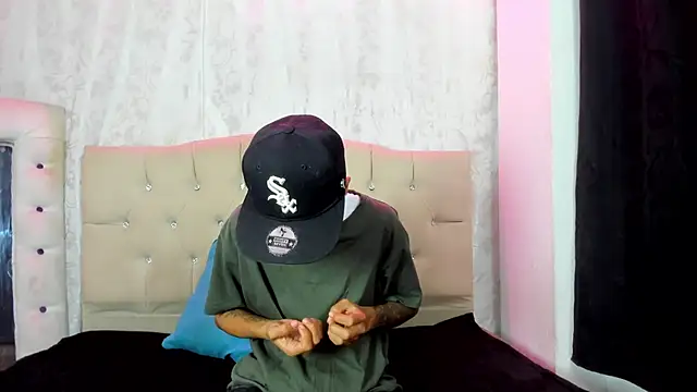 Snapshot of nova_sex01 chatting on 11.19.25 nova sex01 online show from 11.19.25