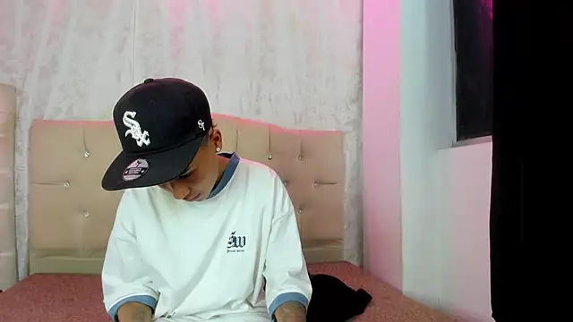 Snapshot of nova_sex01 chatting on 11.20.25 nova sex01 online show from 11.20.25