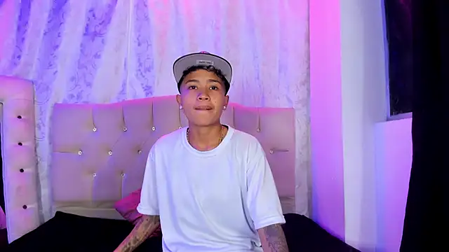 Snapshot of nova_sex01 chatting on 11.26.25 nova sex01 online show from 11.26.25