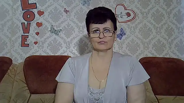 Snapshot of PaulaGolden chatting on 12.03.25 PaulaGolden online show from 12.03.25