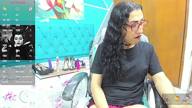 Snapshot of sabrina_dupont chatting on 10.21.25 sabrina dupont online show from 10.21.25