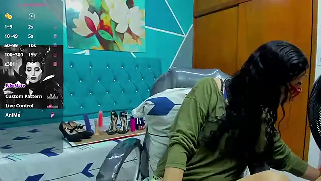 Snapshot of sabrina_dupont chatting on 11.05.25 sabrina dupont online show from 11.05.25