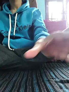 Snapshot of Shubu_76 chatting on 12.17.25 Shubu 76 online show from 12.17.25