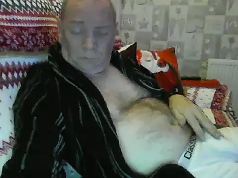 Snapshot of gibbo62 chatting on 12.19.24 gibbo62 online show from 12.19.24