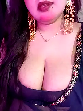 Snapshot of Suhanakhan00 chatting on 04.29.26 Suhanakhan00 online show from 04.29.26
