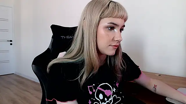 Princess Shy    online show from 02.21.25