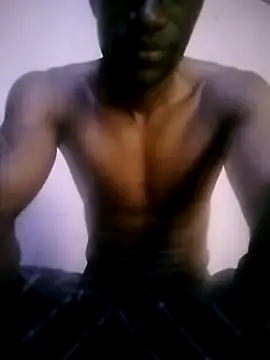 Snapshot of 12fitman chatting on 11.22.25 12fitman online show from 11.22.25