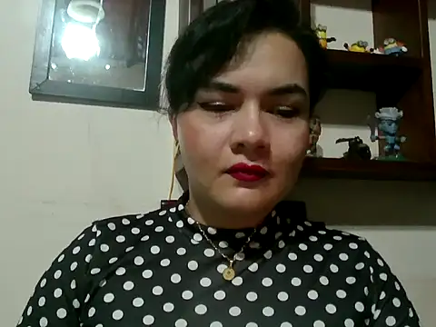 Snapshot of Babe-sofi chatting on 10.24.25 Babe-sofi online show from 10.24.25