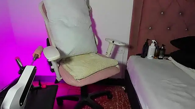 kyliestteel online show from 02.24.25