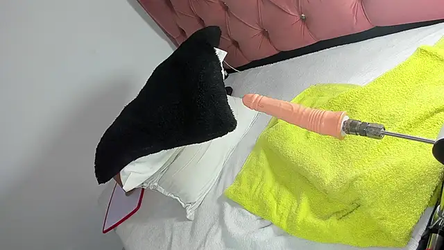 kyliestteel online show from 09.27.25